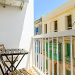 Modern Flat, Walk To Shops & Bus - Sleeps 3 Sliema