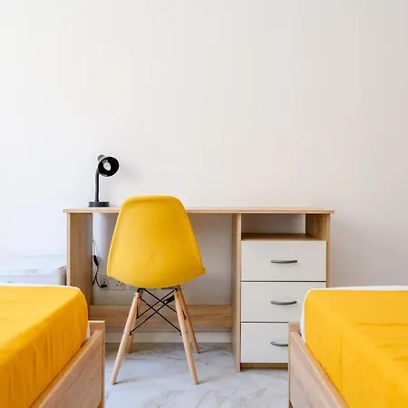 Apartamento Modern Flat, Walk To Shops & Bus - Sleeps 3