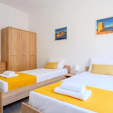 公寓 Modern Flat, Walk To Shops & Bus - Sleeps 3 斯利马