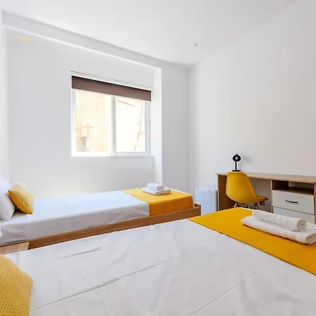 公寓 Modern Flat, Walk To Shops & Bus - Sleeps 3