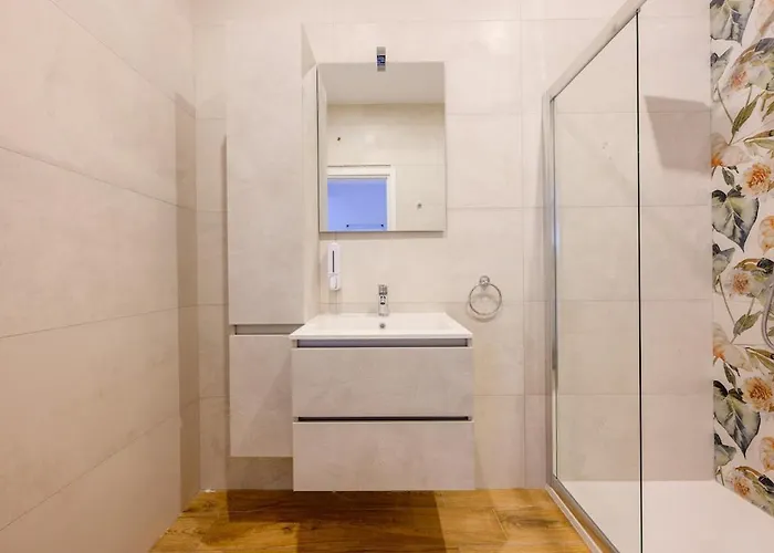 Apartamento Modern Flat, Walk To Shops & Bus - Sleeps 3 *