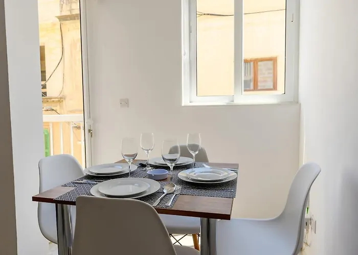 Modern Flat, Walk To Shops & Bus - Sleeps 3 Apartamento *