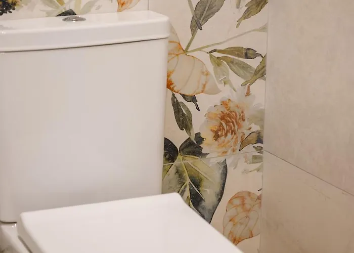 Modern Flat, Walk To Shops & Bus - Sleeps 3 Apartamento